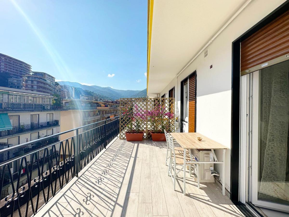 Wh - Un Posto Al Sole - Attico Monolocale Con Parcheggio Gratuito - 5 Minuti Dal Centro - Wifi Apartment Sanremo Bagian luar foto
