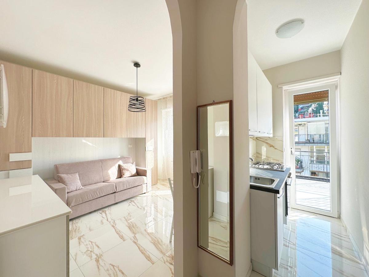 Wh - Un Posto Al Sole - Attico Monolocale Con Parcheggio Gratuito - 5 Minuti Dal Centro - Wifi Apartment Sanremo Bagian luar foto